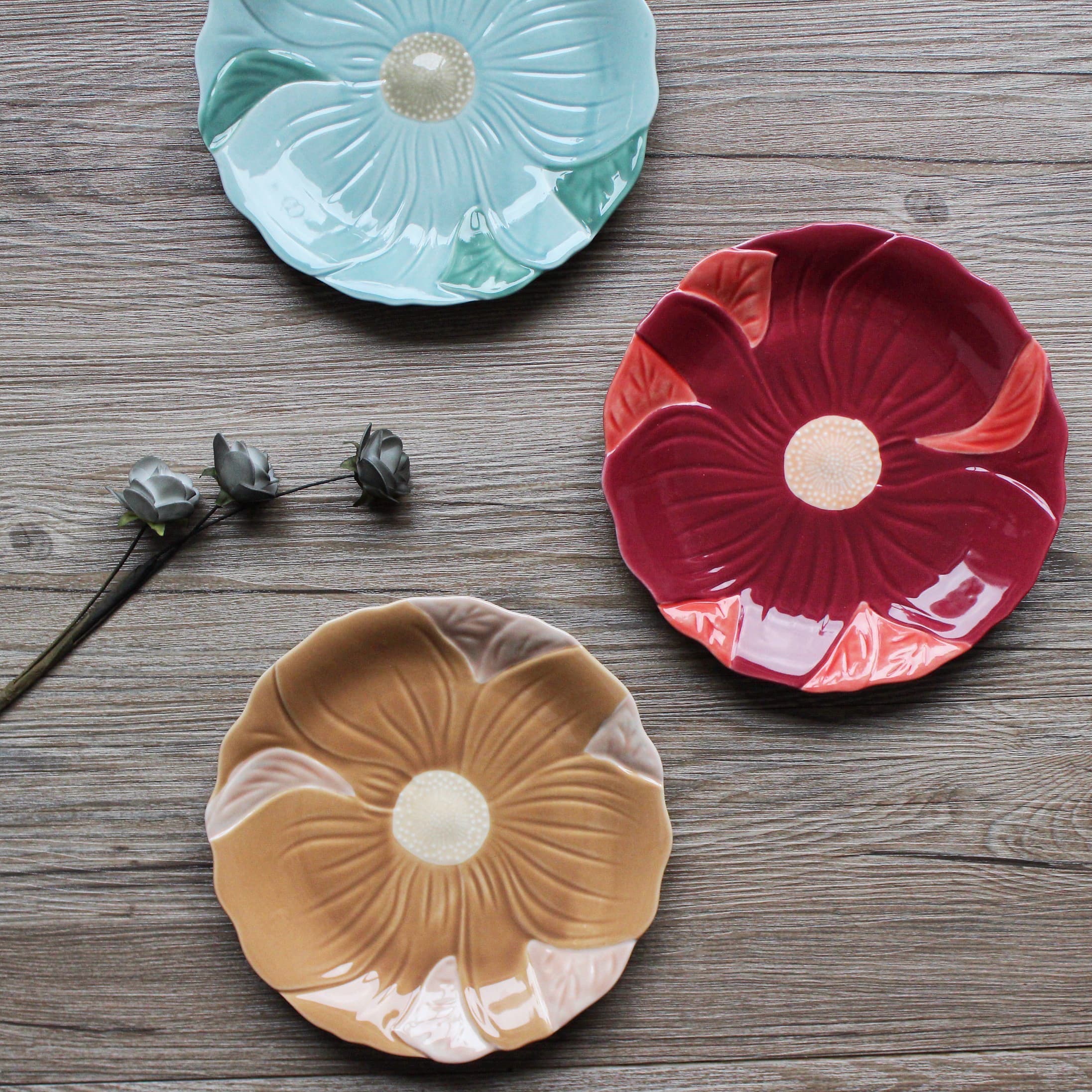 Poppy gallery image 1